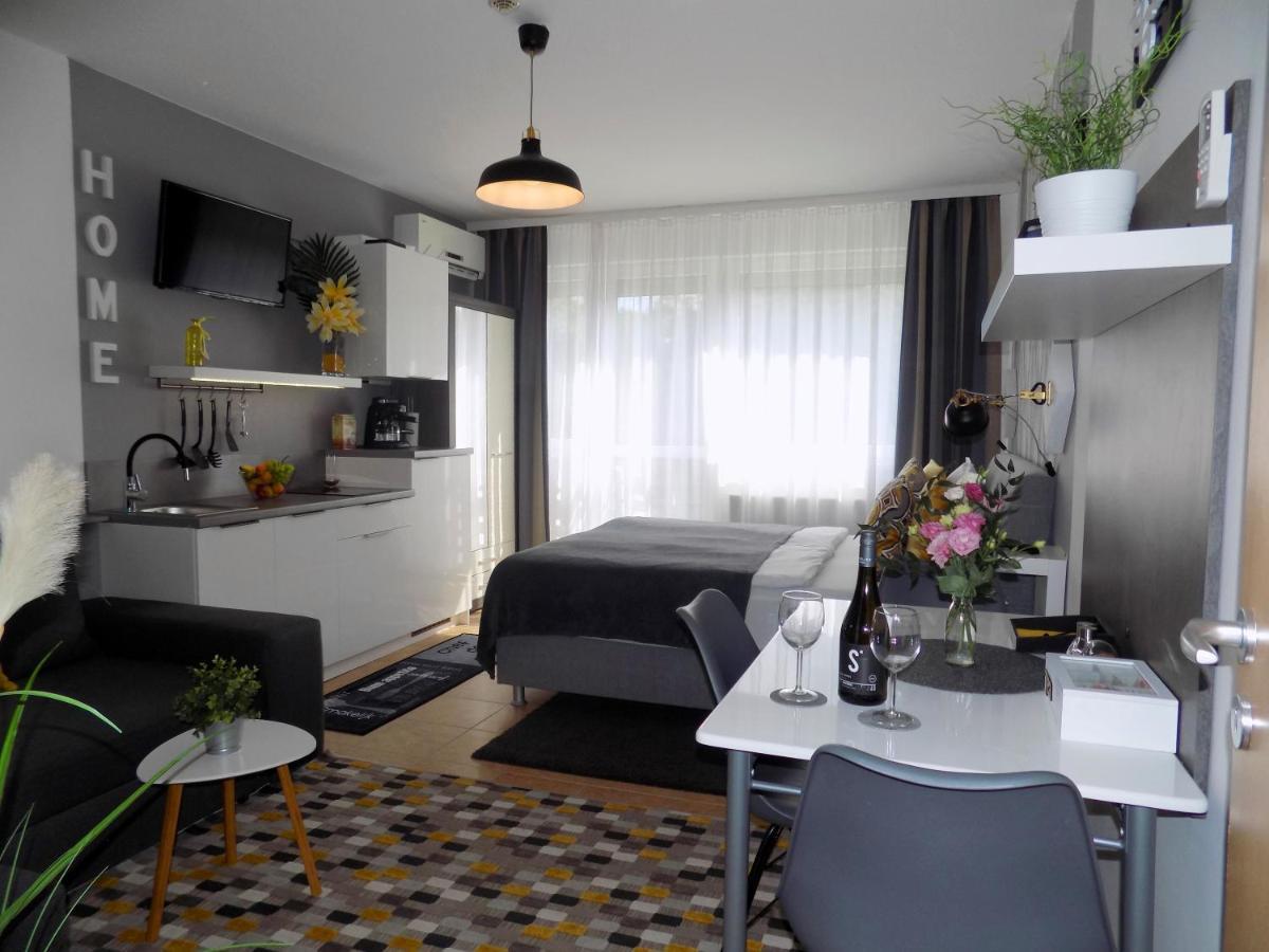 Feszek Apartman ショプロン エクステリア 写真